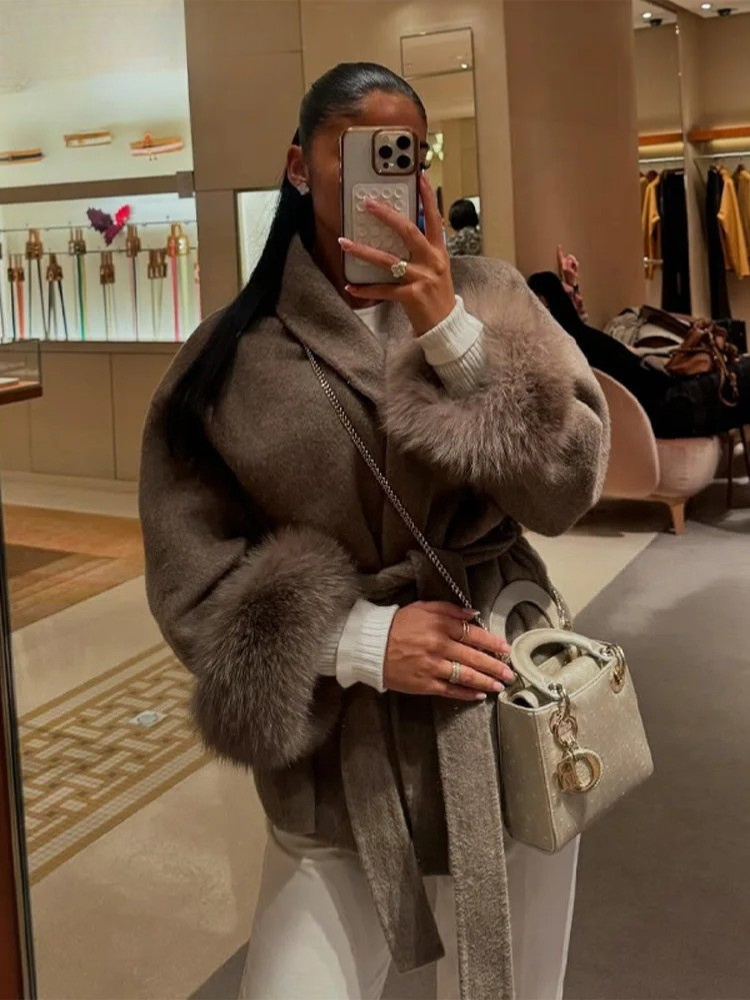 Serapha Damenmantel mit Pelzmanschetten