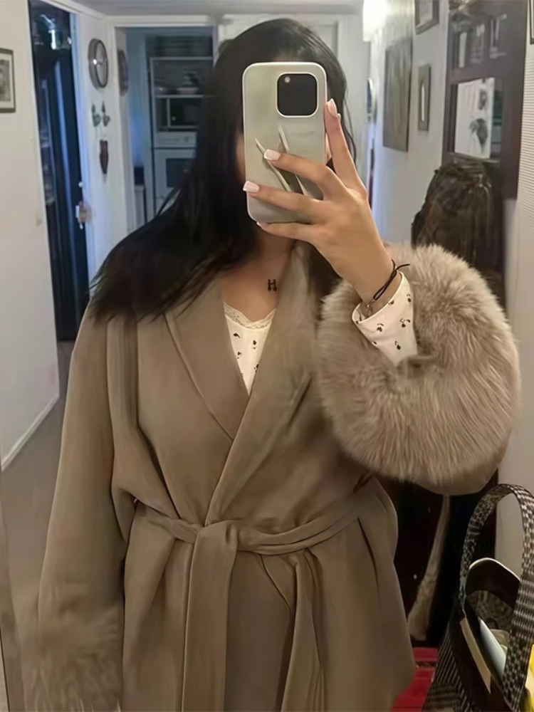 Serapha Damenmantel mit Pelzmanschetten