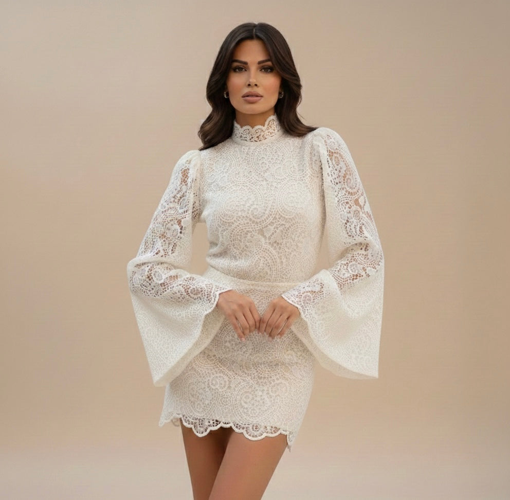 Robe Courte en Dentelle Blanche Ovalia